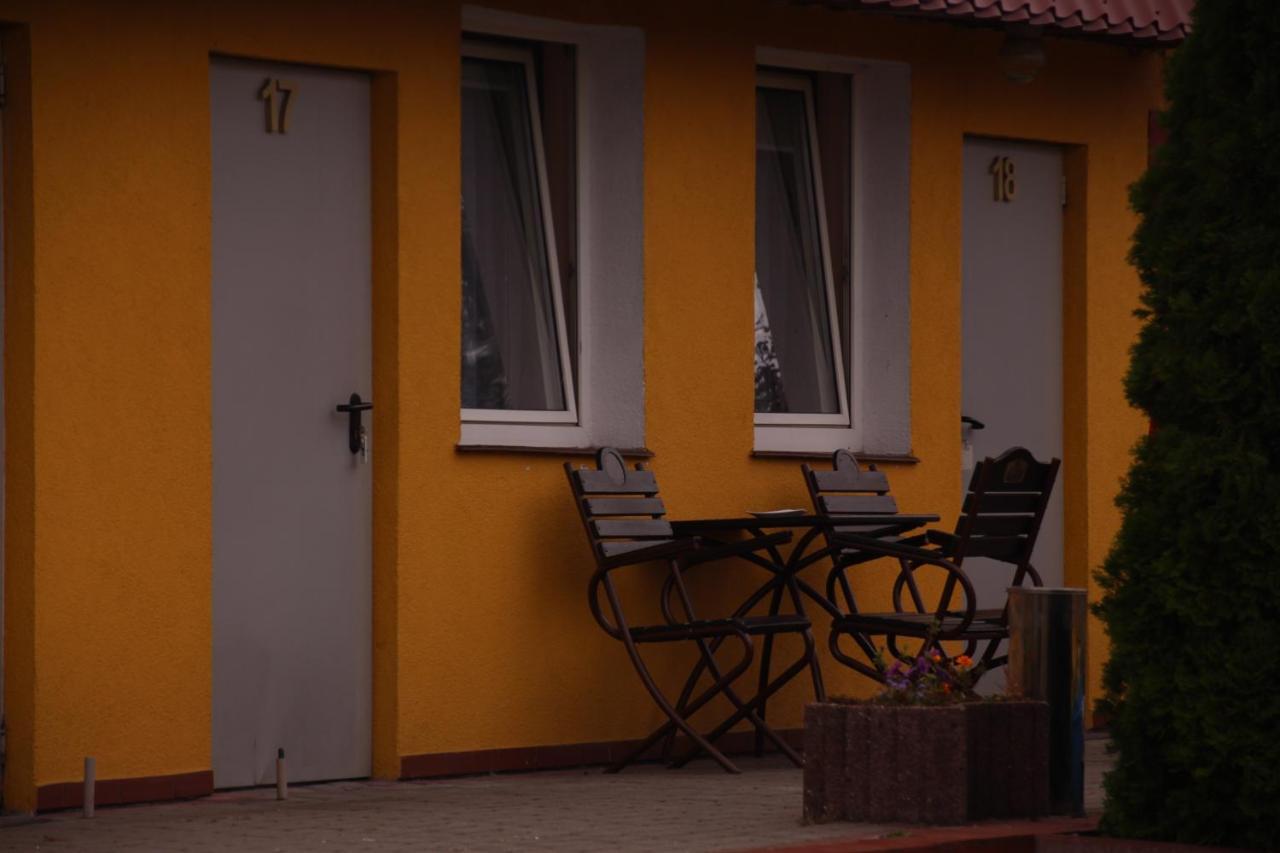 Zajazd Pod Kominkiem - Brzoza Kolo Torunia Exteriér fotografie